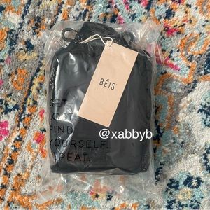 NWT BEIS sport sling in black